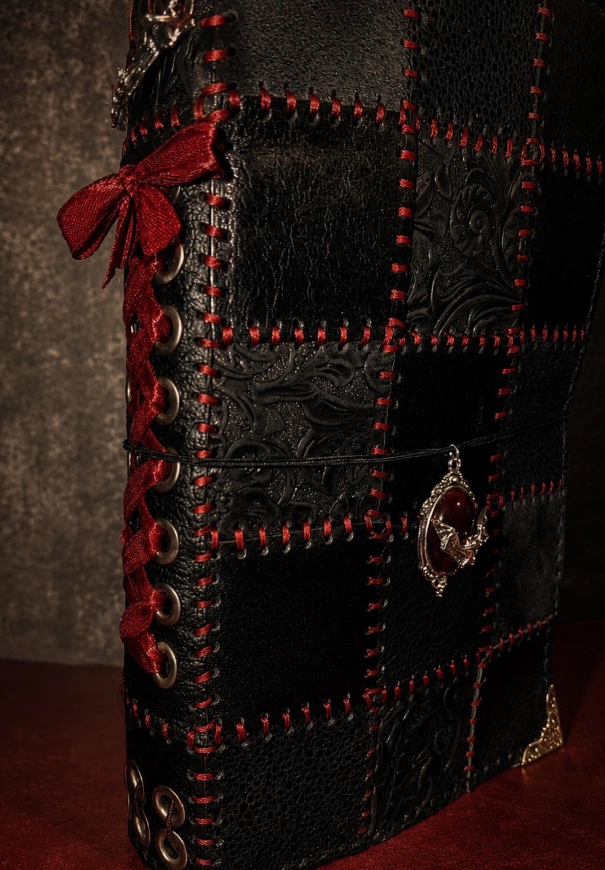 Signature Lunar Ledger